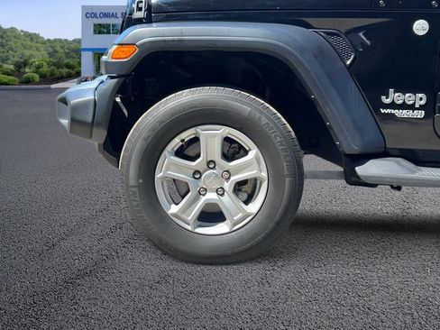 Used 2019 Jeep Wrangler Sport AWD/4WD image 11