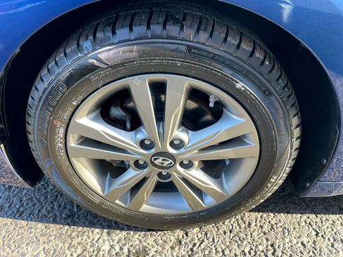 Used 2017 Hyundai Elantra Value Edition w/ Cargo Package image 15