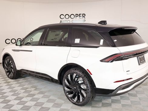 New 2026 Lincoln Nautilus Reserve w/ Jet Appearance Package image 23