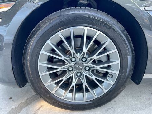 Used 2023 Genesis G80 2.5T image 8