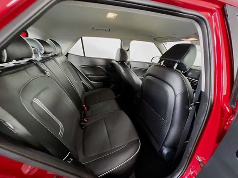 Certified 2023 Hyundai Venue Limited w/ Cargo Package FWD image 27
