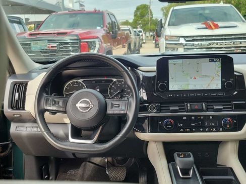 Used 2023 Nissan Pathfinder SL FWD image 14