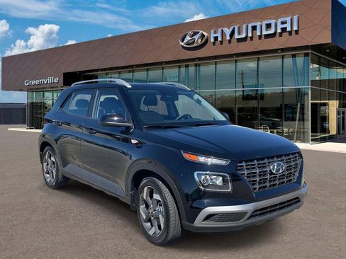 Certified 2025 Hyundai Venue SEL image 1