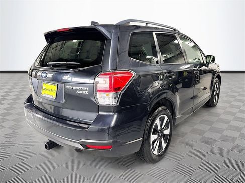 Used 2017 Subaru Forester 2.5i Premium image 4
