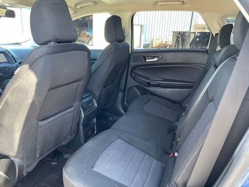 Used 2020 Ford Edge SE image 4