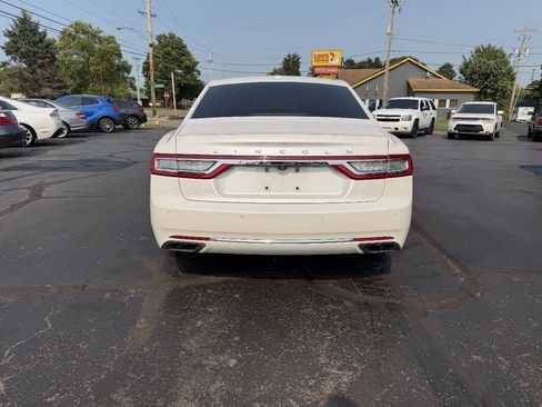 Used 2017 Lincoln Continental Select w/ Climate Package FWD image 9