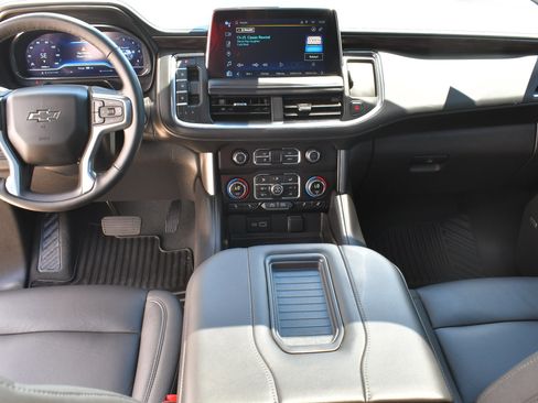Used 2024 Chevrolet Tahoe Z71 w/ Z71 Off-Road Package AWD/4WD image 17