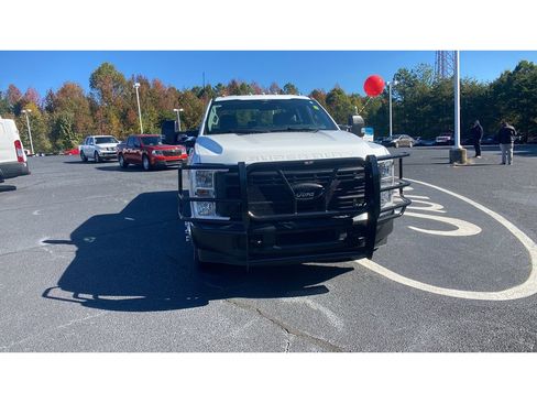 Used 2023 Ford F350 XL image 2