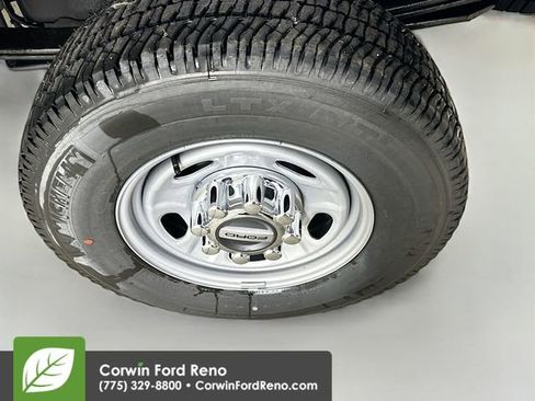 New 2026 Ford F250 XL w/ XL Chrome Package image 29