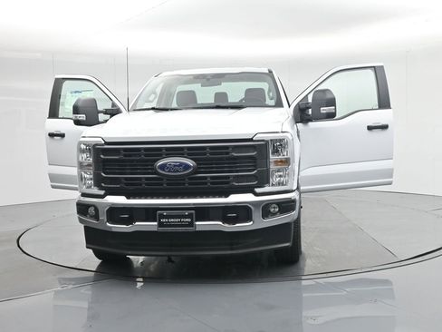 New 2026 Ford F250 XL w/ XL Chrome Package image 26