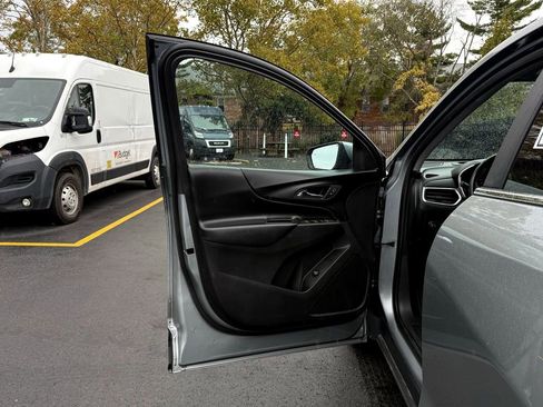 Used 2023 Chevrolet Equinox LT image 10