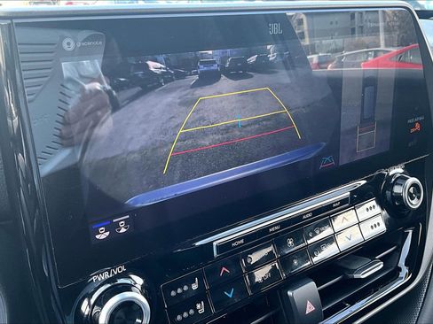 Used 2020 Toyota Highlander Limited image 20