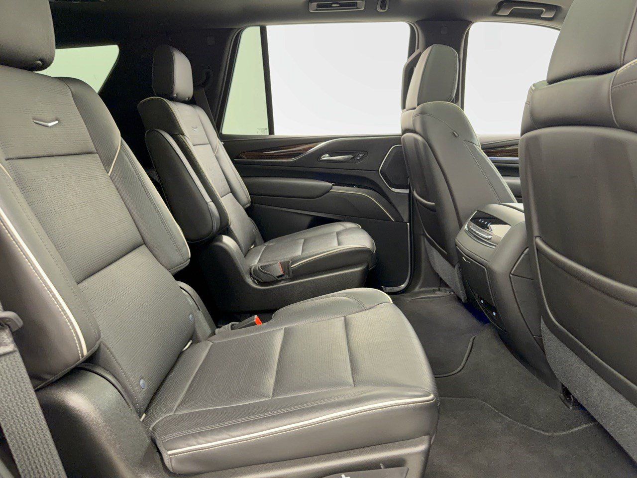 Used 2021 Cadillac Escalade Premium Luxury w/ Driver Assist Tech Package AWD/4WD image 29