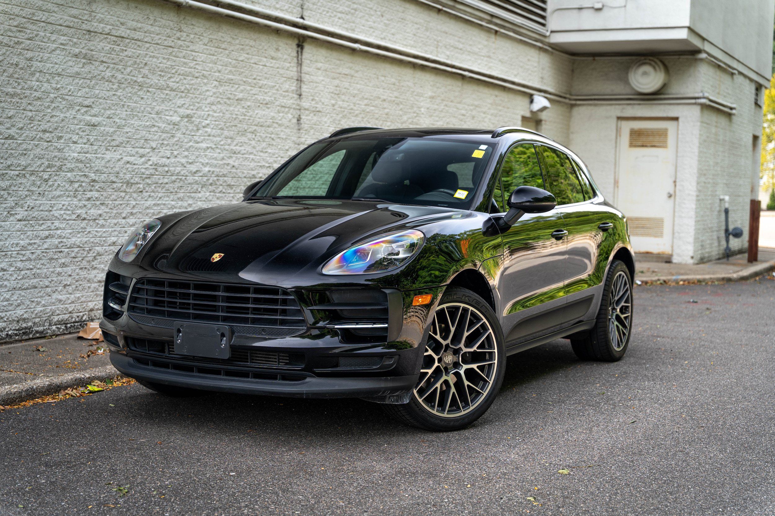Used 2020 Porsche Macan AWD/4WD image 2