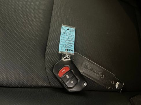 Used 2018 Jeep Wrangler Unlimited Sahara AWD/4WD image 80