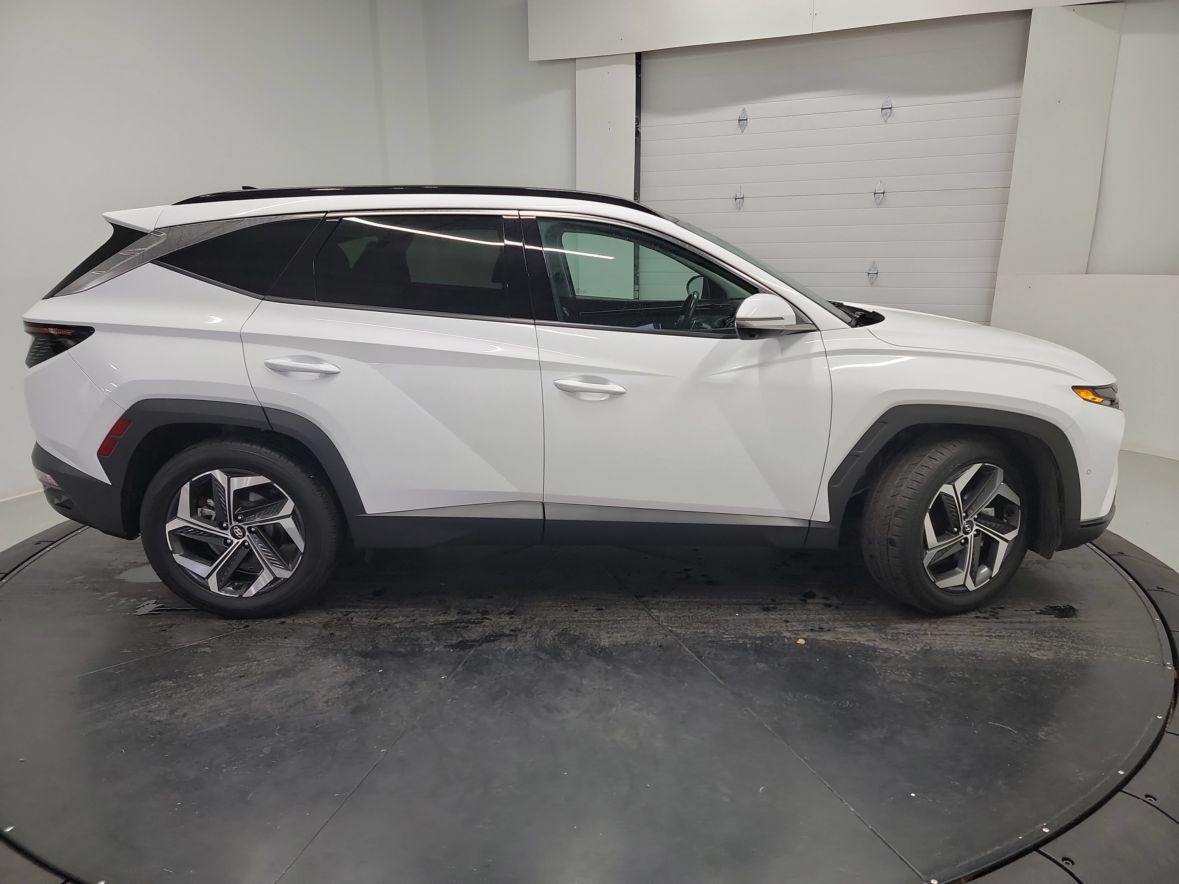 Used 2023 Hyundai Tucson Limited FWD image 11