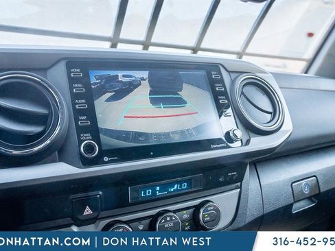 Used 2022 Toyota Tacoma TRD Off-Road image 10