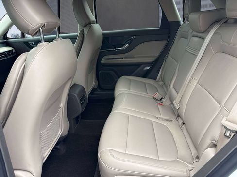 Certified 2022 Lincoln Corsair FWD image 14