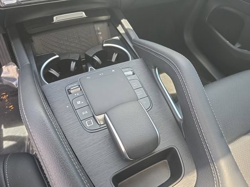 Used 2025 Mercedes-Benz GLE 450e 4MATIC image 25