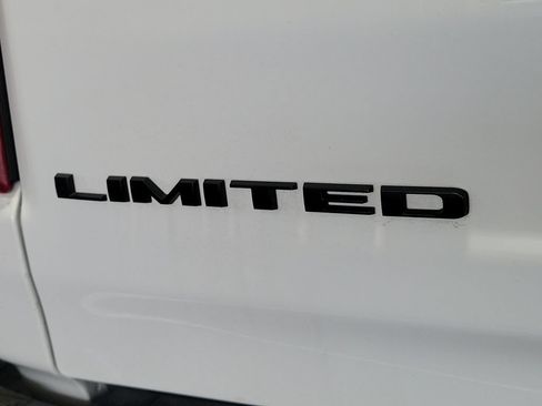 Used 2025 RAM 1500 Limited AWD/4WD image 8