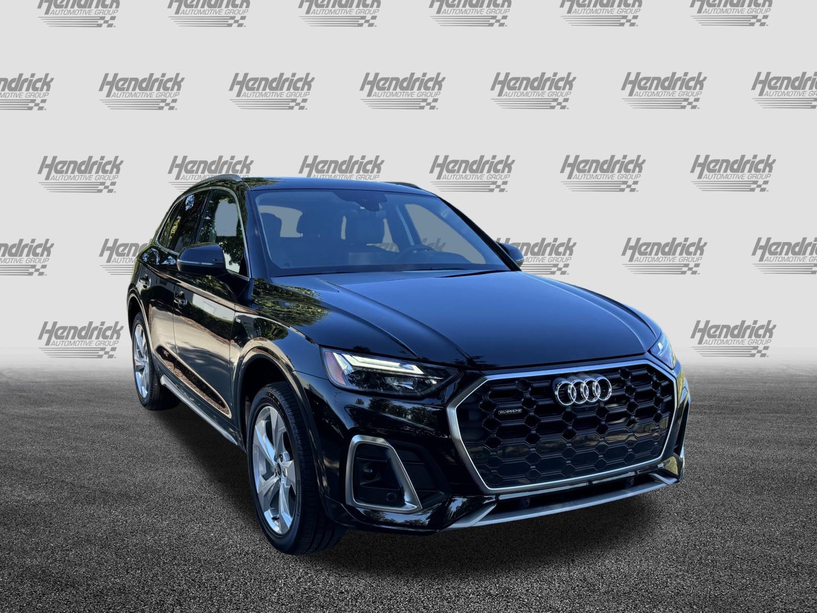 Certified 2023 Audi Q5 2.0T Premium Plus w/ Premium Plus Package AWD/4WD image 2