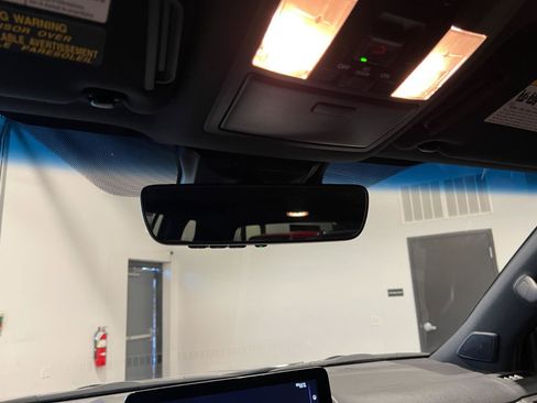 Used 2023 Lexus GX 460 Premium w/ Accessory Package image 23