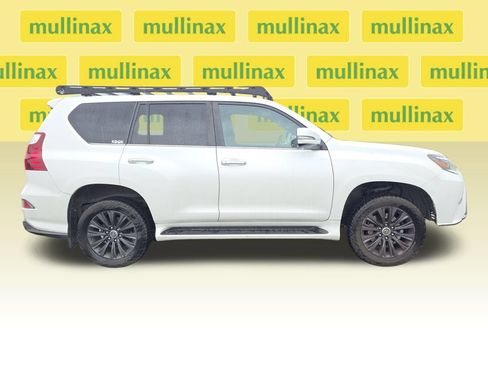 Used 2021 Lexus GX 460 Premium w/ Accessory Package AWD/4WD image 2