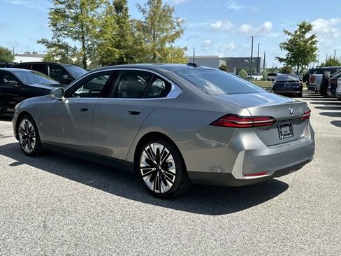 Used 2026 BMW 530i RWD image 5