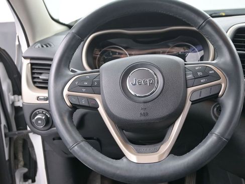 Used 2016 Jeep Cherokee Latitude w/ Cold Weather Group AWD/4WD image 27