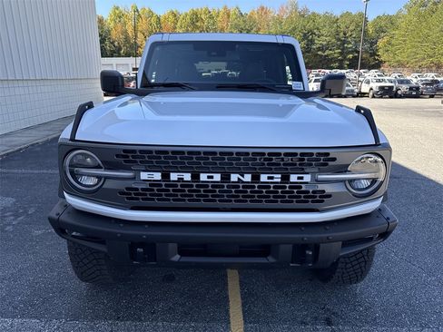 New 2025 Ford Bronco Badlands image 2