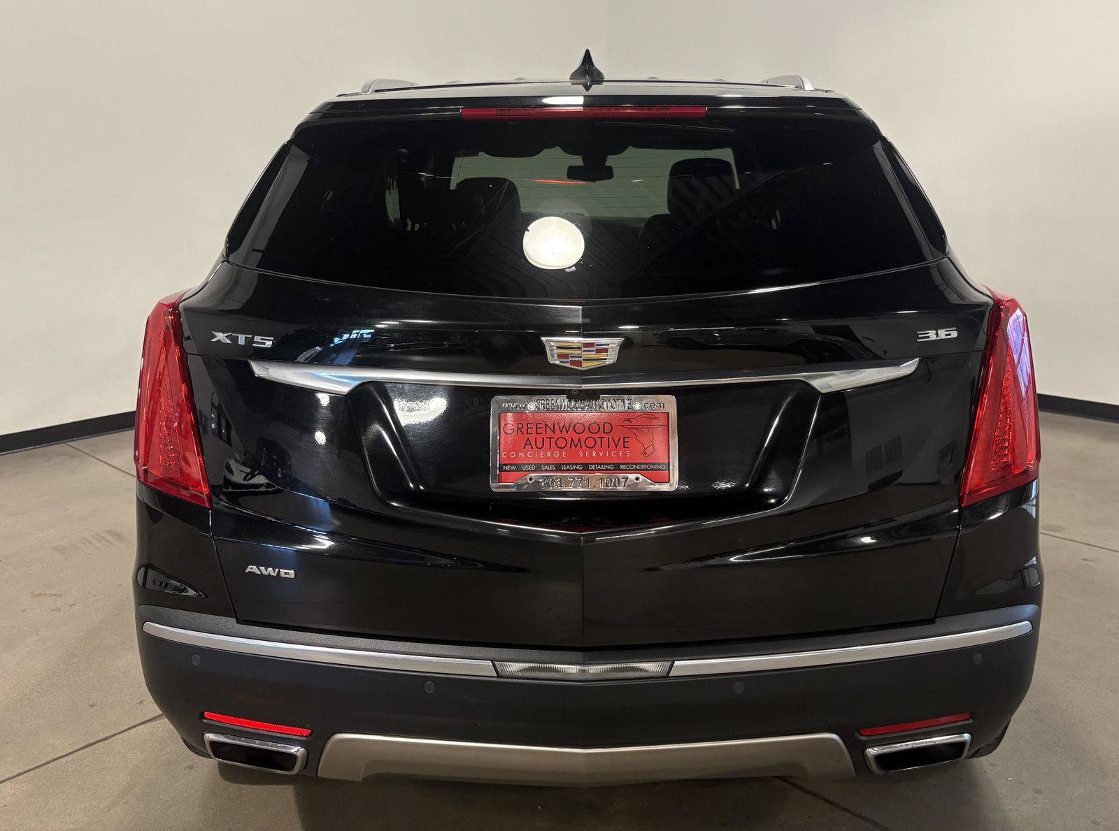 Used 2017 Cadillac XT5 Platinum AWD/4WD image 4