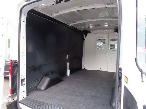 Used 2018 Ford Transit 250 148 Medium Roof RWD image 15
