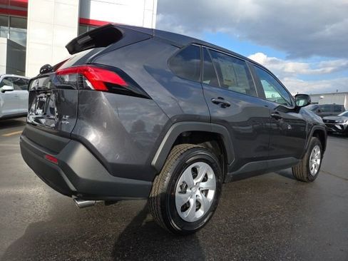 Used 2025 Toyota RAV4 LE AWD/4WD image 7