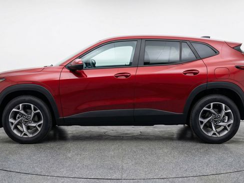 Used 2025 Chevrolet Trax LT image 5