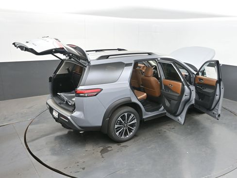 New 2026 Nissan Pathfinder Platinum FWD image 46