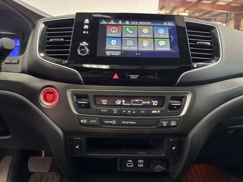 Used 2024 Honda Passport TrailSport image 16