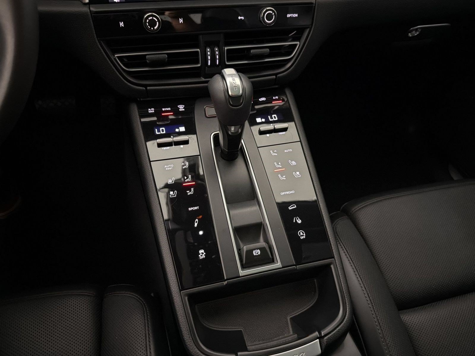 Used 2023 Porsche Macan S AWD/4WD image 18