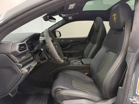 Used 2025 Lamborghini Urus SE AWD/4WD image 13