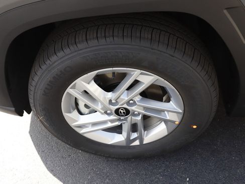New 2026 Hyundai Tucson SE image 9