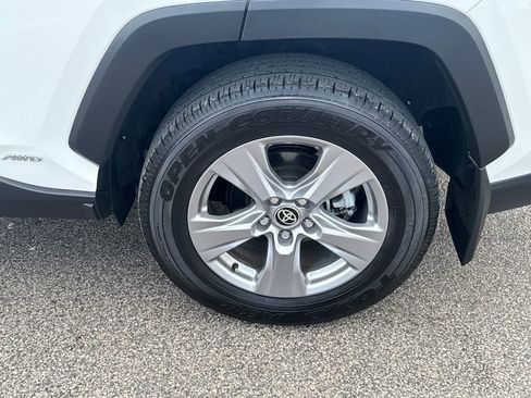 Used 2024 Toyota RAV4 LE image 40