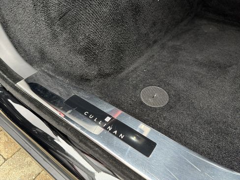 Certified 2023 Rolls-Royce Cullinan w/ Cullinan Package image 51