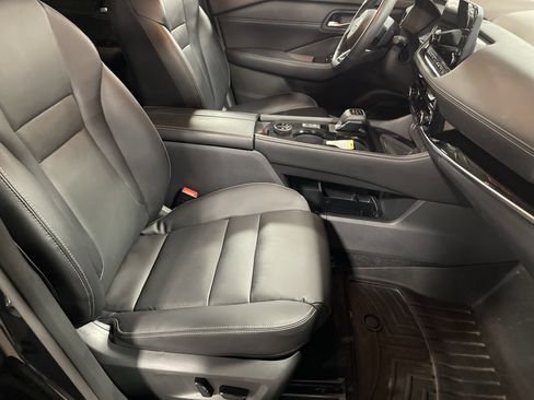 Used 2023 Nissan Rogue SL w/ SL Premium Package image 14