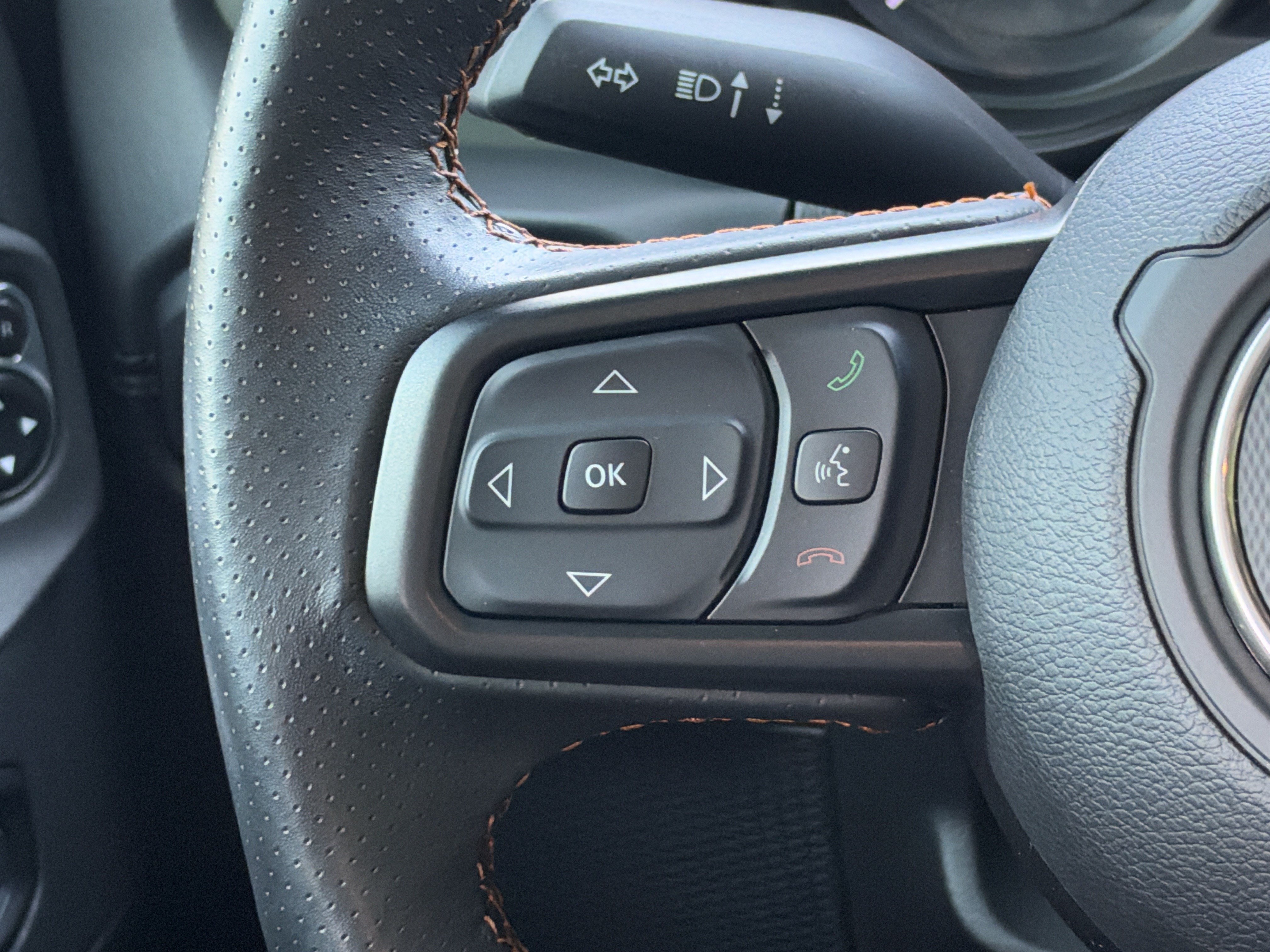 Used 2024 Jeep Gladiator Mojave AWD/4WD image 29