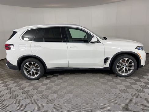 New 2026 BMW X5 xDrive40i w/ Parking Assistance Package image 2