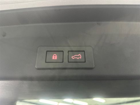 Used 2022 Subaru Ascent Limited w/ Technology Package image 21