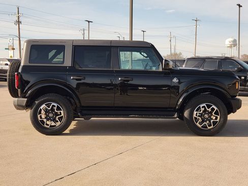 New 2026 Ford Bronco Outer Banks image 7