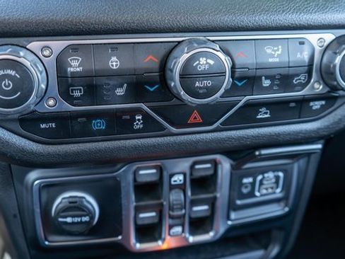 Used 2024 Jeep Wrangler Unlimited w/ Convenience Group image 19