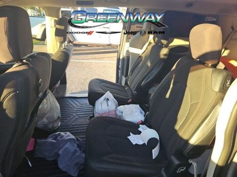 Used 2017 Chrysler Pacifica Touring Plus w/ Tire & Wheel Group image 4