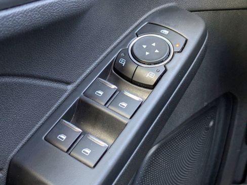 Certified 2025 Ford Escape SE image 24