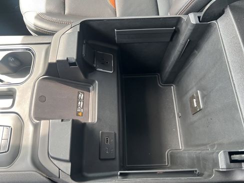 Used 2025 GMC Sierra 1500 AT4 w/ AT4 Premium Package image 33